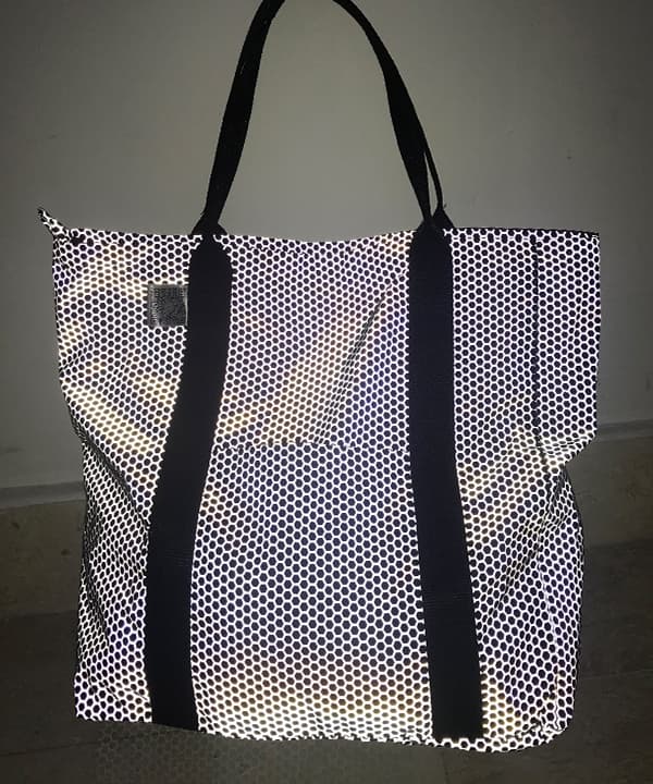 亮銀蜂巢印花反光包購(gòu)物袋